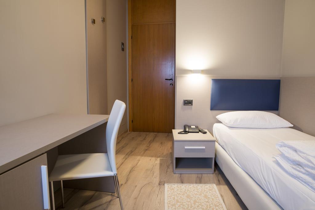 Albergo Montenegro Maniago Zewnętrze zdjęcie