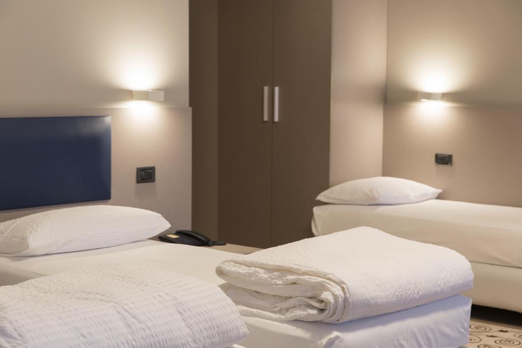 Albergo Montenegro Maniago Zewnętrze zdjęcie